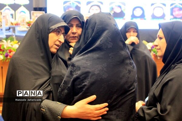مراسم یادبود شهدای دانش‌آموز حادثه تروریستی گلزار شهدا کرمان