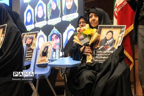 مراسم یادبود شهدای دانش‌آموز حادثه تروریستی گلزار شهدا کرمان