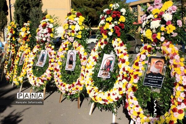مراسم یادبود شهدای دانش‌آموز حادثه تروریستی گلزار شهدا کرمان