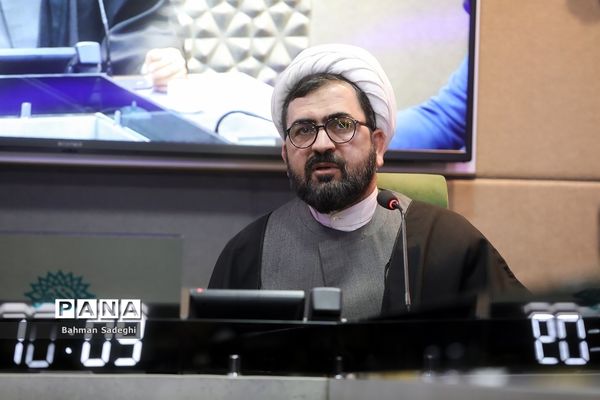 نشست بررسی نسبت جریان‌های مصرف موسیقی و تربیت نسل نو