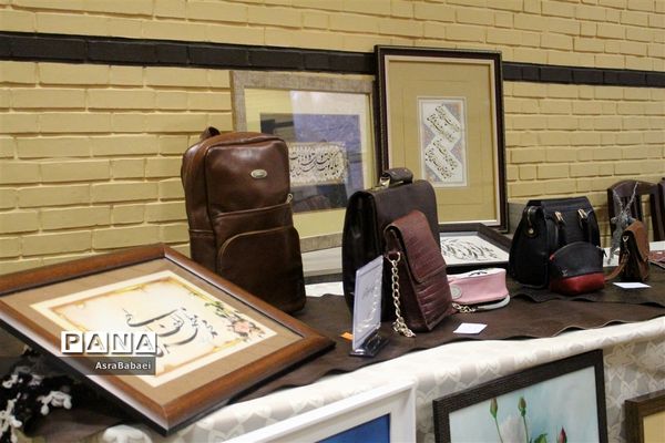 نمایشگاه دستاوردهای هنرستان های دخترانه