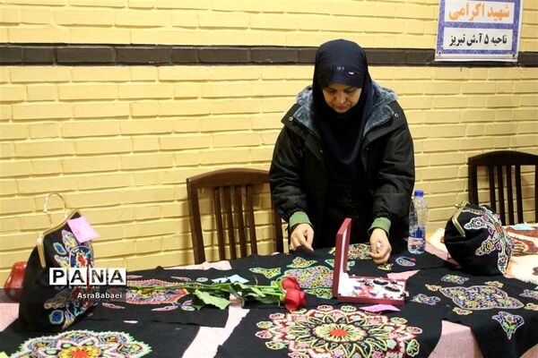 نمایشگاه دستاوردهای هنرستان های دخترانه