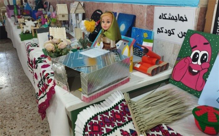 نمایشگاه دستاوردهای هنری دانش‌آموزان شهر اهرم افتتاح شد