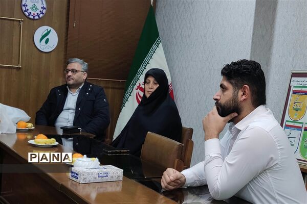 دیدار معاون پرورشی  وزارت آموزش و پرورش با کارشناسان سازمان دانش‌آموزی استان