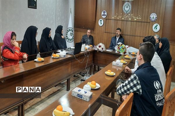 دیدار معاون پرورشی  وزارت آموزش و پرورش با کارشناسان سازمان دانش‌آموزی استان