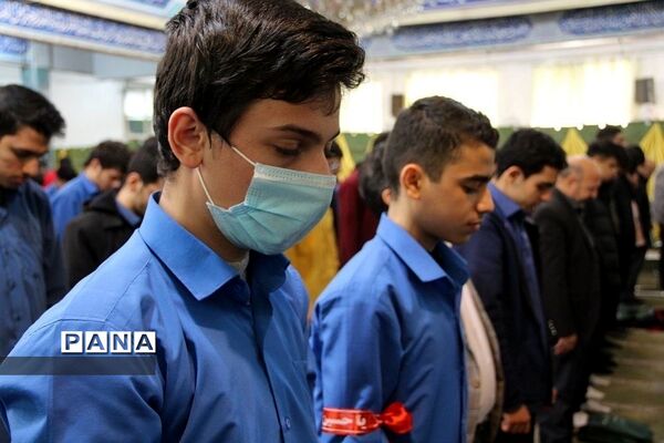 اجتماع دانش‌آموزان ناحیه یک شهرری در حمایت از شهدای کرمان