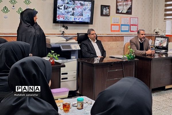 مراسم بزرگداشت شهدای دانش‌آموز حادثه کرمان در ناحیه دو شهرری