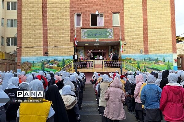 مراسم بزرگداشت شهدای دانش‌آموز حادثه کرمان در ناحیه دو شهرری