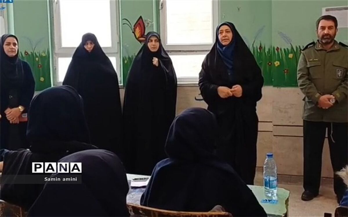 مراسم یادبود شهدای حادثه تروریستی کرمان و همدردی با خانواده شهدا/فیلم