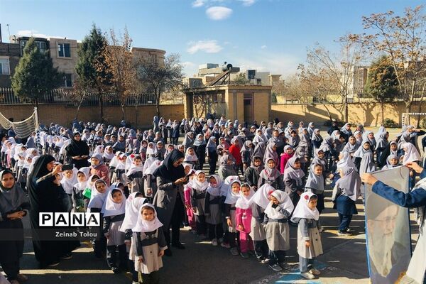 یادواره‌ی شهدای دانش‌آموزی حادثه تروریستی کرمان در مدارس ناحیه ۵