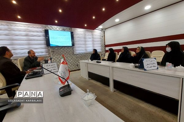 کارگاه یکشنبه‌های تربیتی در اداره آموزش و پرورش کهریزک
