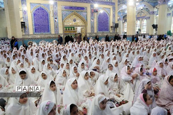 جشن تکلیف دو هزار نفری دانش‌آموزان یزد