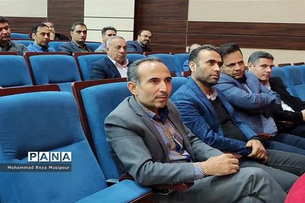 نشست تعاملی مدیران مدارس شهرستان ملارد با موضوع کیفیت‌بخشی عملکرد