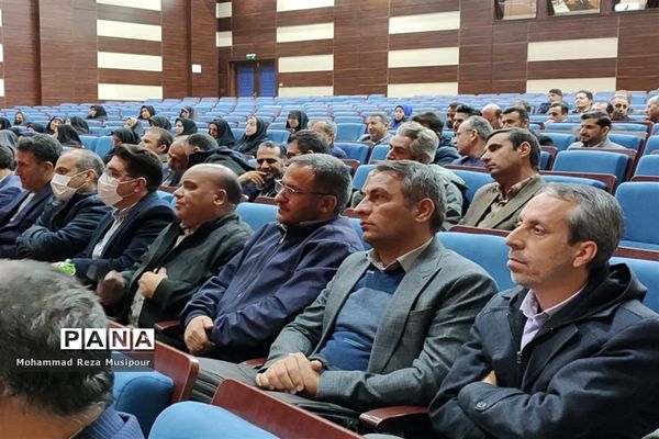 نشست تعاملی مدیران مدارس شهرستان ملارد با موضوع کیفیت‌بخشی عملکرد