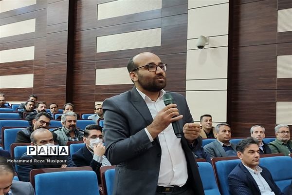 نشست تعاملی مدیران مدارس شهرستان ملارد با موضوع کیفیت‌بخشی عملکرد
