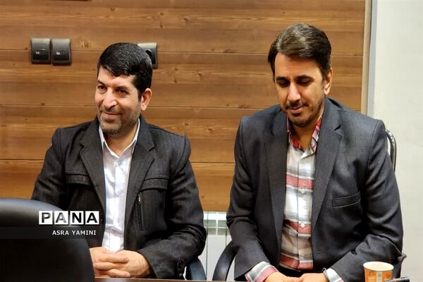 جلسه تقدیر از مجریان طرح تلاوت فاطمی در ناحیه یک بهارستان