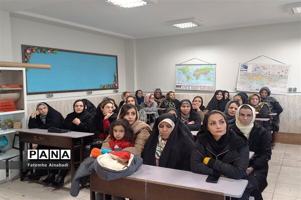 جلسه آموزش خانواده در دبیرستان شاهد شهدای اقتدار شهرستان ملارد