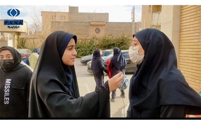 ابراز همدردی دانش‌آموزان قم با کودکان شهید حادثه تروریستی کرمان/ فیلم