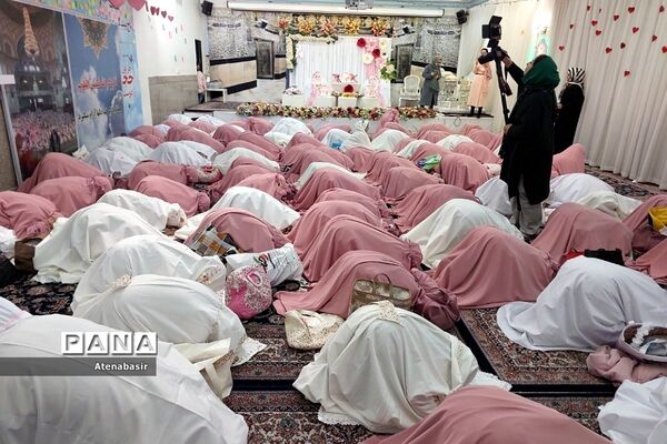 جشن تکلیف دانش‌آموزان دبستان نیلوفر رفیعی ناحیه دو شهرری