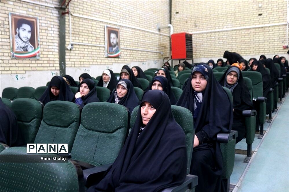 همایش جهاد تبیین ویژه جنگ غزه در بویین زهرا