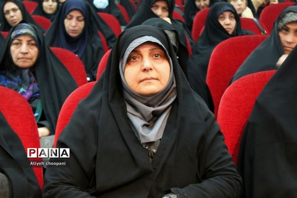 نخستین همایش شیوه‌های صحیح انتقال مفاهیم انسانی به کودک و نوجوان