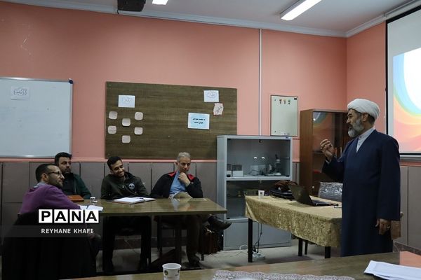 دوره توانمند و تربیت مربی اردویی در پاکدشت