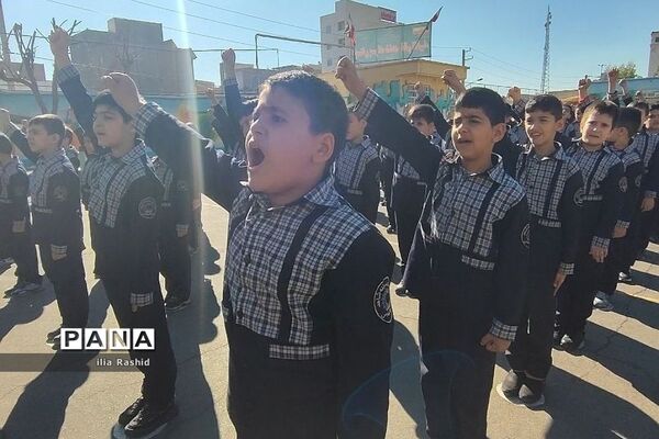 گرامیداشت شهدای کرمان در مدرسه شاهد خاتم‌الانبیا قرچک