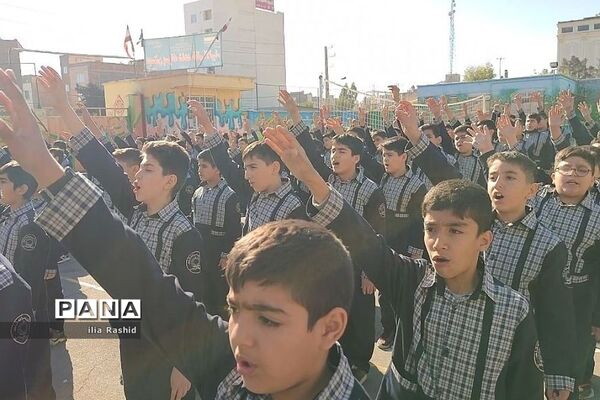 گرامیداشت شهدای کرمان در مدرسه شاهد خاتم‌الانبیا قرچک