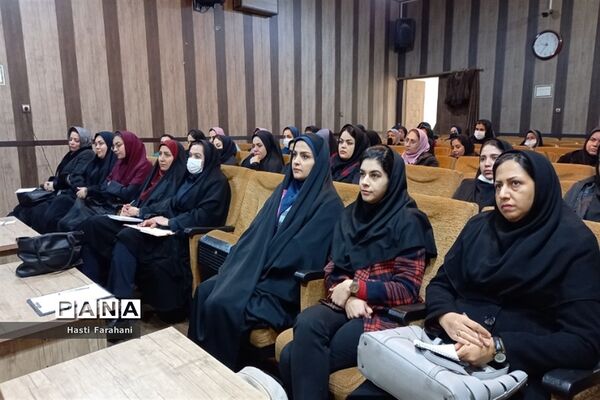 کارگاه شناسایی اختلالات عصبی و یادگیری در قرچک