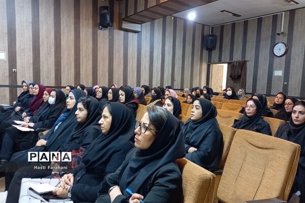 کارگاه شناسایی اختلالات عصبی و یادگیری در قرچک