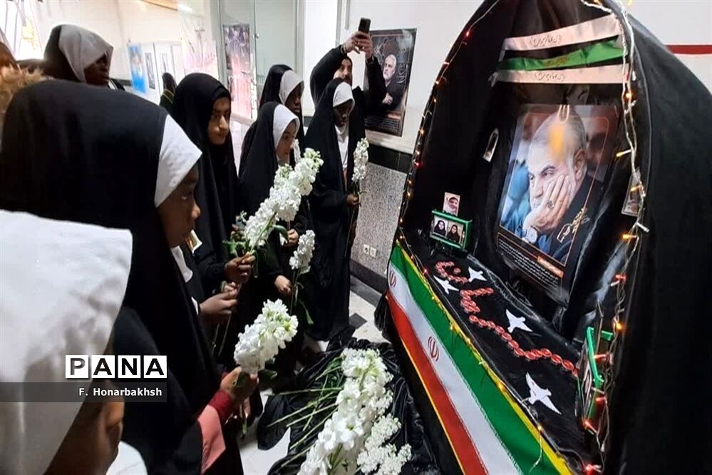 گرامیداشت یاد دانش‌آموزان شهید کرمان در همایش «دختران حاج قاسم»