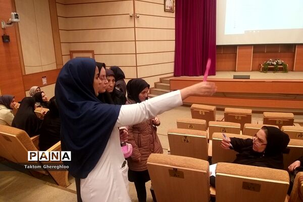 حضور مراقبین سلامت آموزش و پرورش ناحیه یک شهرری در دوره سلامت دهان و دندان