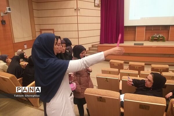 حضور مراقبین سلامت آموزش و پرورش ناحیه یک شهرری در دوره سلامت دهان و دندان