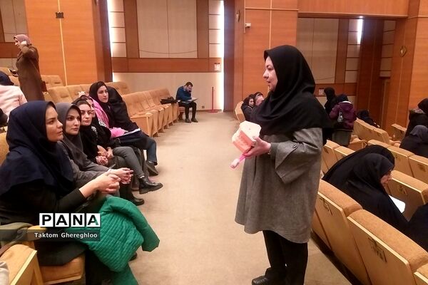 حضور مراقبین سلامت آموزش و پرورش ناحیه یک شهرری در دوره سلامت دهان و دندان