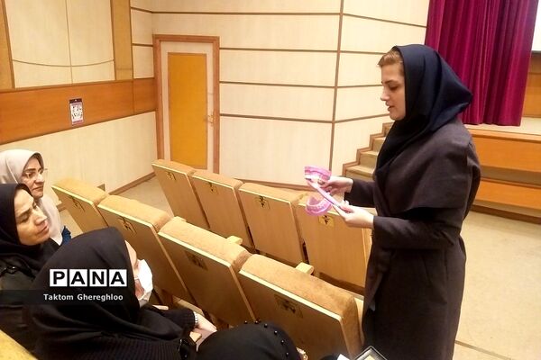 حضور مراقبین سلامت آموزش و پرورش ناحیه یک شهرری در دوره سلامت دهان و دندان