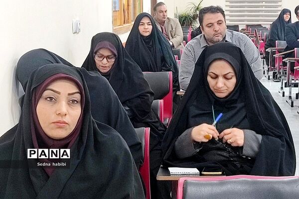 جلسه بصیرت افزایی و جهاد تبیین در آموزش و پرورش رودهن