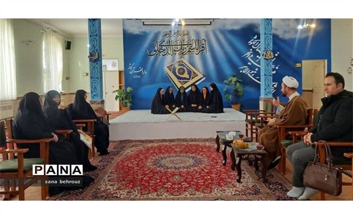 فعالیت گروه‌های مدیحه‌سرایی دانش‌آموزان با هدف جاری کردن اخلاق قرآنی در جامعه است