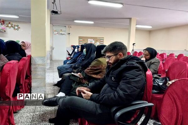 نشست توانمندسازی مراقبین سلامت ناحیه یک بهارستان