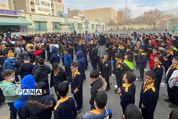 مراسم هفتم شهدای کرمان در دبستان دکتر محمدحسین کیهانی ناحیه یک شهرری