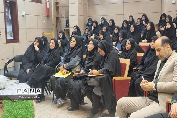 برگزاری آیین تکریم و تجلیل از پژوهشگران برتر ناحیه ۲