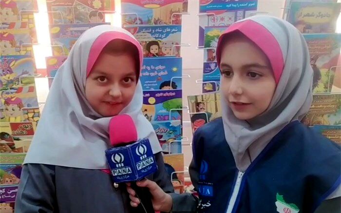 برپایی نمایشگاه کتاب در دبستان محمودی 2 شهرستان شهرضا