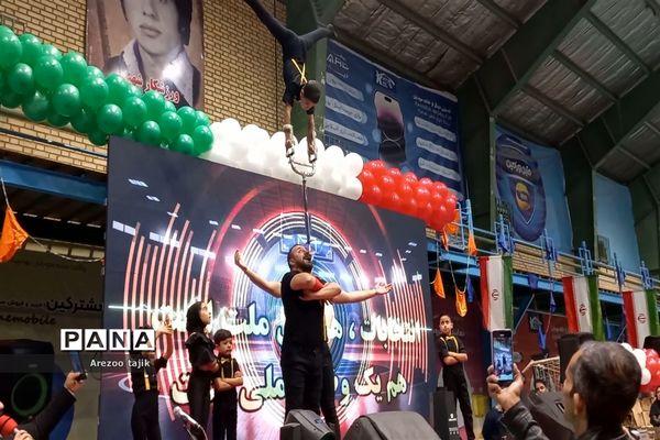 تقدیر از مادران قهرمان و مربیان ورزشی