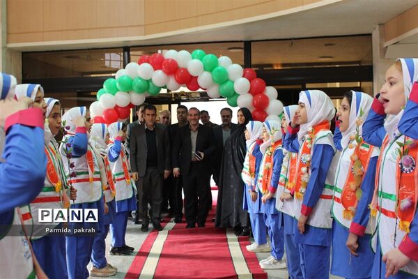 نشست صمیمی استاندار با مدیران مدارس استان کرمانشاه