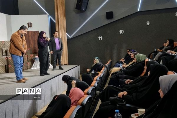 همایش تکریم از معاونان آموزشی دبستان‌های منطقه۱۸ تهران