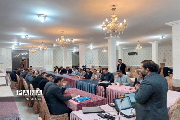 دوره آموزشی کارشناسان فناوری و طرح و برنامه اداره‌کل، نواحی و مناطق آموزش و پرورش خوزستان