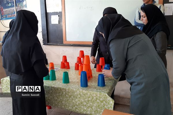 برگزاری دوره آموزشی بازی های فکری رویش ویژه فرهنگیان ناحیه ۳ شیراز