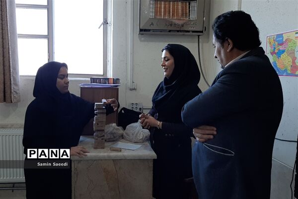 برگزاری دوره آموزشی بازی های فکری رویش ویژه فرهنگیان ناحیه ۳ شیراز