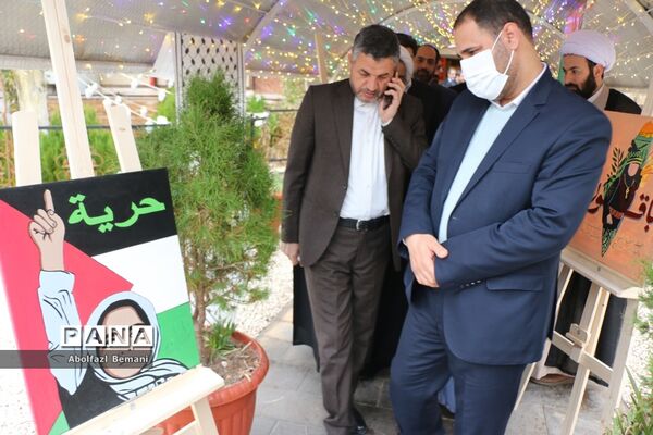 بازدید وزیرآموزش و پرورش از نمایشگاه دانش‌آموزی «آخراشه» در قم