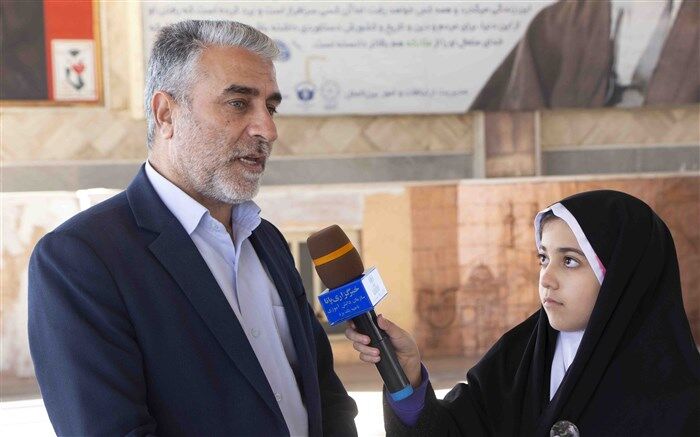 پویش کتاب چهل قلپ کار می‌تواند الهام‌بخش و الگوساز دانش‌آموزان باشد