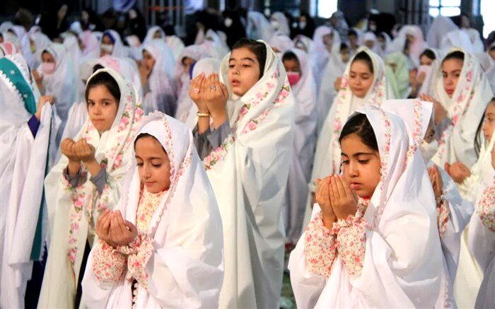 جشن تکلیف 1200 دانش‌آموز  در فولادشهر/فیلم
